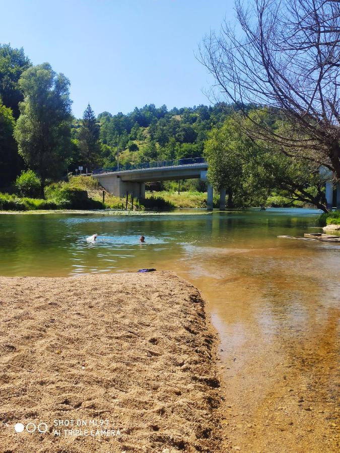 Smaragd River Near Rastoke & Plitvice Lakes Slunj Exterior photo