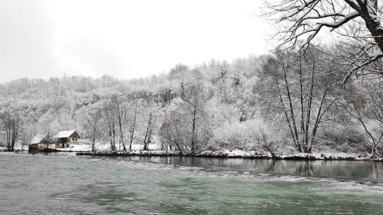 Smaragd River Near Rastoke & Plitvice Lakes Slunj Exterior photo